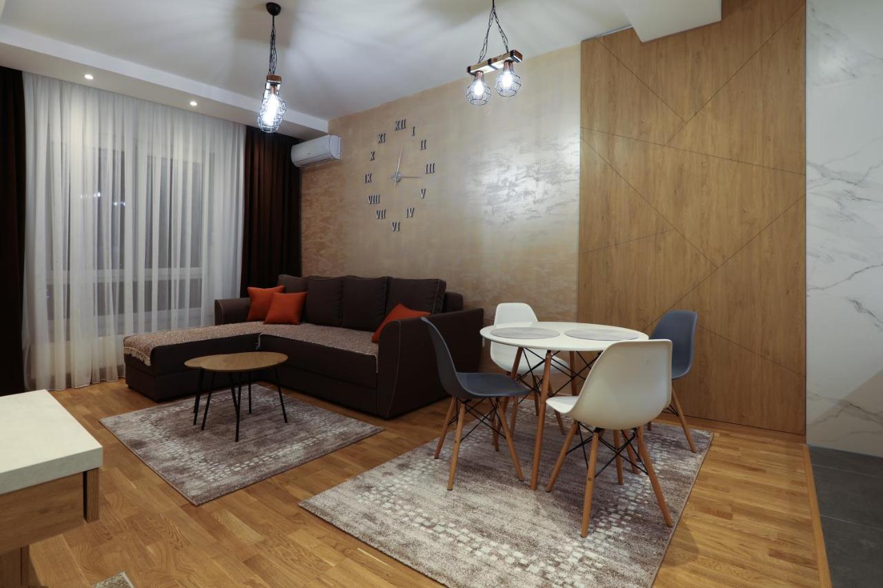 Apartment Promenada Avenija Novi Sad Exteriör bild