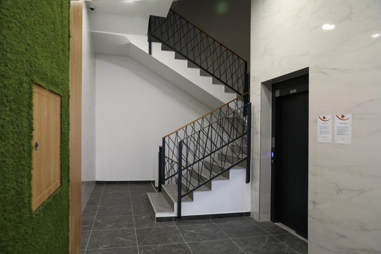 Apartment Promenada Avenija Novi Sad Exteriör bild